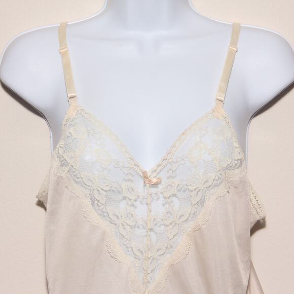 Vintage J.C. Penney Lace camisole Size 34 Made in USA - Picture 2 of 6